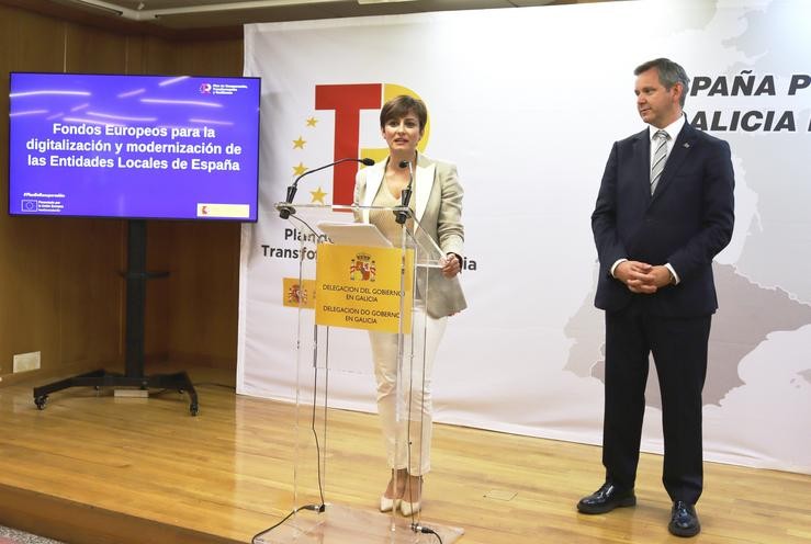 A ministra e portavoz do Executivo, Isabel Rodríguez,  xunto ao delegado do Goberno en Galicia, José Miñones. DELEGACIÓN DO GOBERNO EN GALICIA / Europa Press