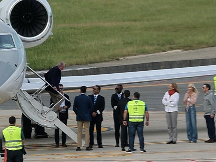Juan Carlos I aterra no aeroporto de Vigo tras case dous anos fóra de España polos seus escándalos / Europa Press.