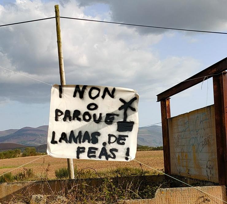 Stop Eólicos Xurés Celanova acusa a varios alcaldes da zona de ser 'cómplices' do espolio de terras altas. STOP EÓLICOS XURÉS CELANOVA