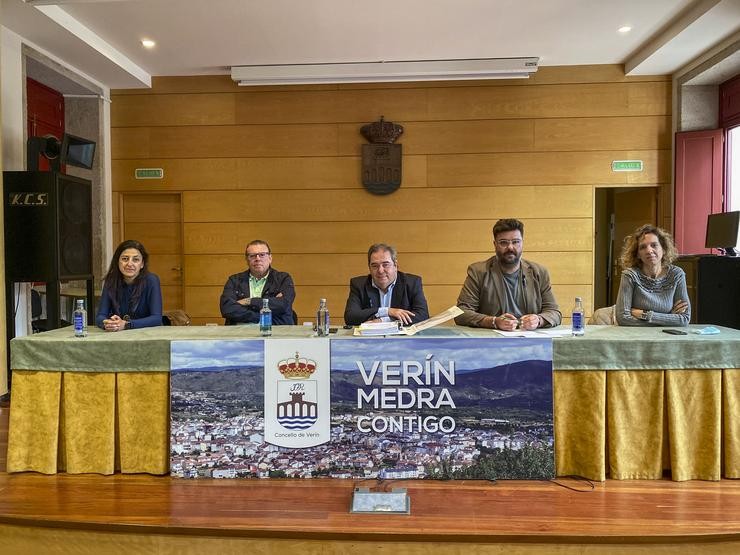 Rolda de prensa informando da posible 'remunicipalización' do servizo de auga. Foto: Prensa Concello de Verín