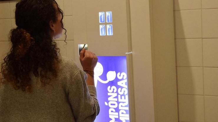 A UVigo instalará dispensadores de produtos de xestión menstrual gratuítos no seu tres campus.. DUVI / Europa Press
