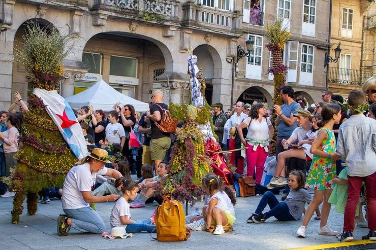 Nenos nos Maios de Ourense 