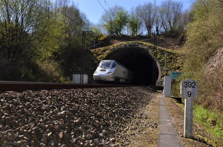 Túnel na liña de tren A Coruña-Santiago. ADIF 