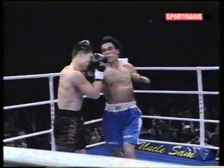 O ex boxeador vigués Roberto Domínguez, á dereita / Youtube