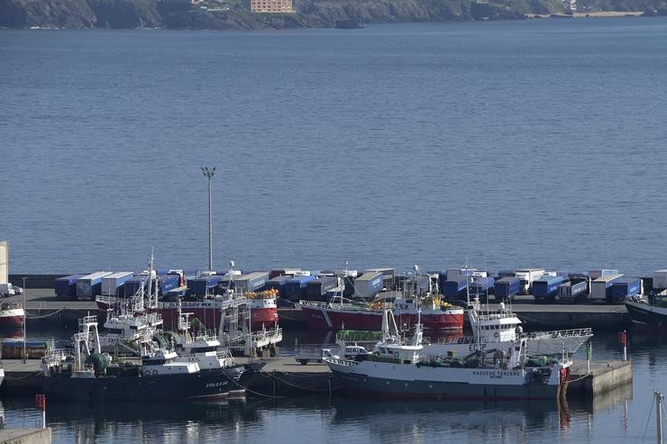 Arquivo - Barcos pesqueiros amarrados no porto, pola subida de prezo do gasoil, a pesar de desconvocar o paro, 24 de marzo de 2022, na Coruña, Galicia (España).  Tras un encontro co ministro de Agricultura o 23 de marzo, o sector pesqueiro. M. Dylan - Europa Press - Arquivo 