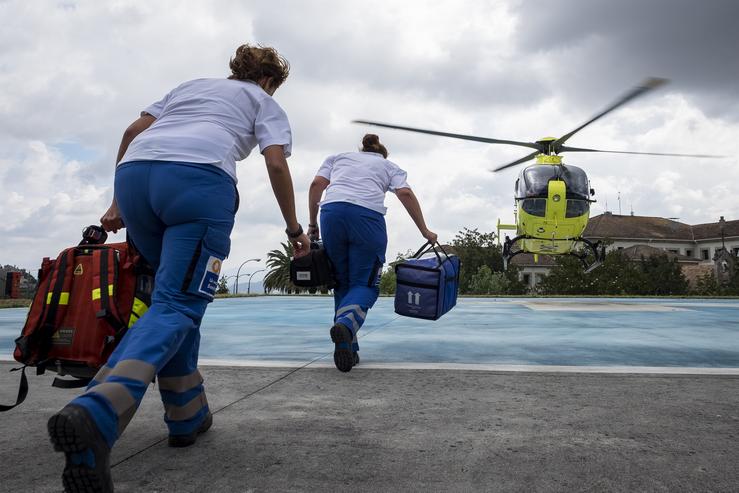 Persoal do 061 en Galicia acode a un accidente de tráfico nun helicóptero medicalizado / 061 - Arquivo. / Europa Press