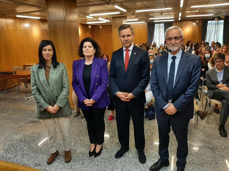 O delegado do Goberno en Galicia, José Miñones; a subdelegada na Coruña, María Rivas; a directora provincial do INSS, Eva Fernández; e o director provincial do Servizo Público de Emprego Estatal (SEPE), Carlos do Canto. DELEGACIÓN DO GOBERNO EN GALICIA 