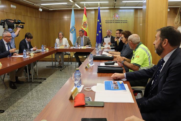 O delegado do Goberno en Galicia, José Miñones, preside a reunión da comisión autonómica de tráfico, con presenza tamén da conselleira de Infraestruturas, Ethel Vázquez. DELEGACIÓN DO GOBERNO EN GALICIA 