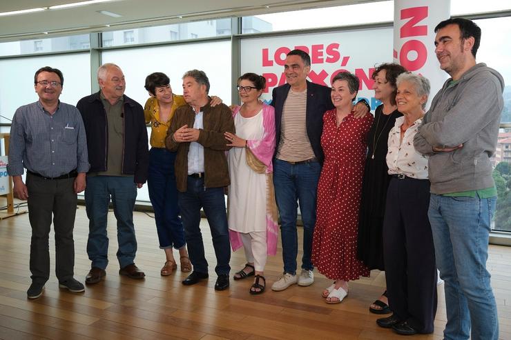 O alcalde de Pontevedra, Miguel Anxo Fernández Lores, xunto á líder do BNG, Ana Pontón, e membros do seu equipo / BNG.