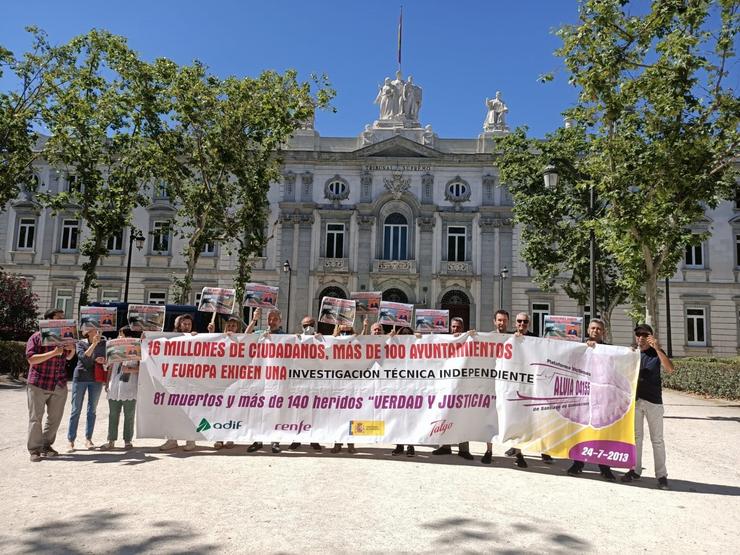 A Asociación Plataforma Vítimas Alvia 04155 presenta recurso ante o Tribunal Supremo para que se faga unha investigación independente do accidente en Angrois 