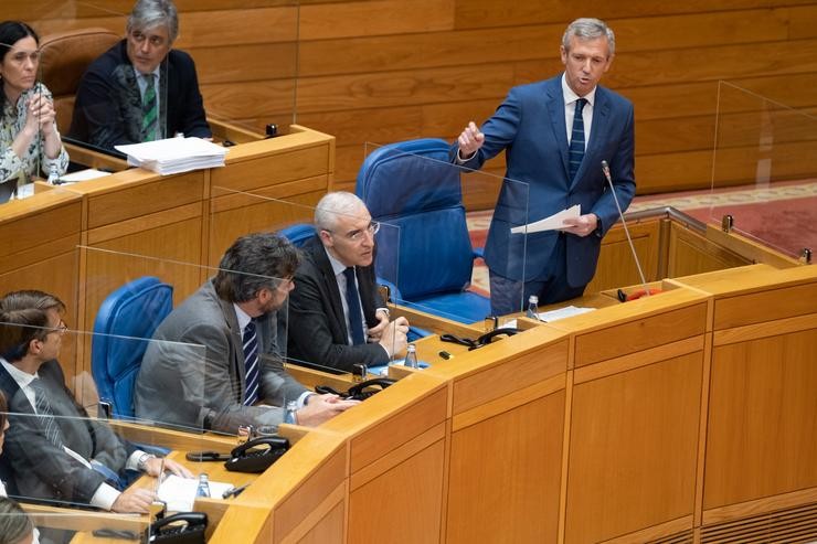 O presidente da Xunta, Alfonso Rueda, intervén na sesión de control.. DAVID CABEZÓN @ XUNTA DE GALICIA 