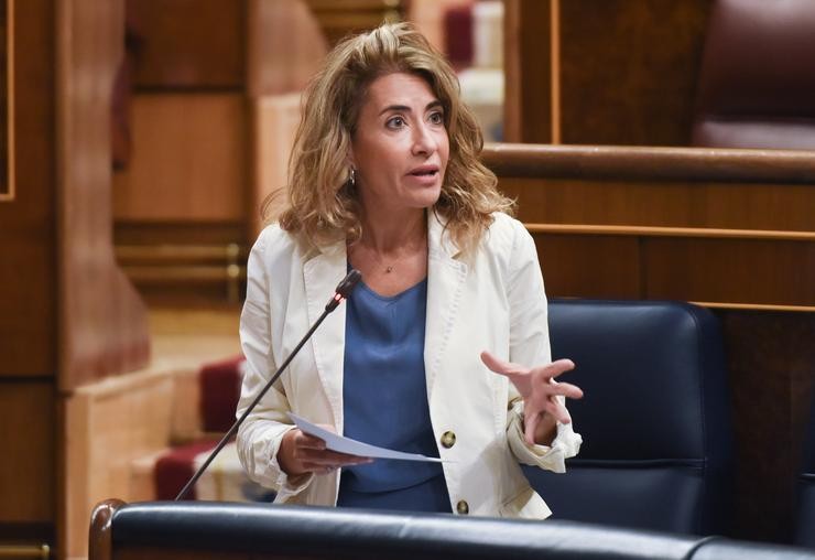 A ministra de Transportes, Mobilidade e Axenda Urbana, Raquel Sánchez, intervén nunha sesión plenaria, no Congreso dos Deputados, a 29 de xuño de 2022, en Madrid. Gustavo Valente - Europa Press