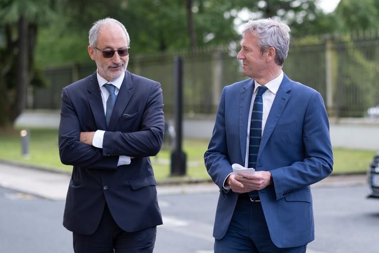 O presidente da Xunta, Alfonso Rueda, e o presidente de Reganosa, Carlos Collantes.. DAVID CABEZÓN @ XUNTA DE GALICIA