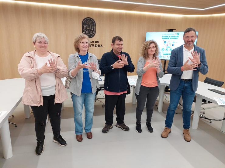 Presentación do programa de actividades polo Día Nacional da Lingua de Signos en Pontevedra 