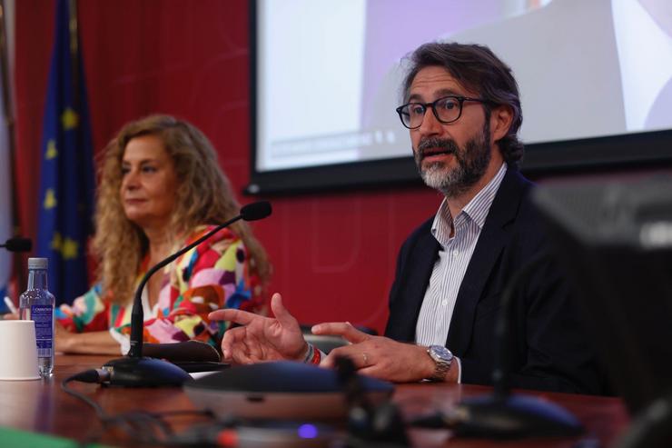 Alberto Varela, presidente da Fegamp, xunto á presidenta da Diptuación de Pontevedra, Carmela Silva. FEGAMP 