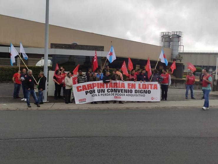 Concentración sindical do sector da carpintaría en Narón / arquivo