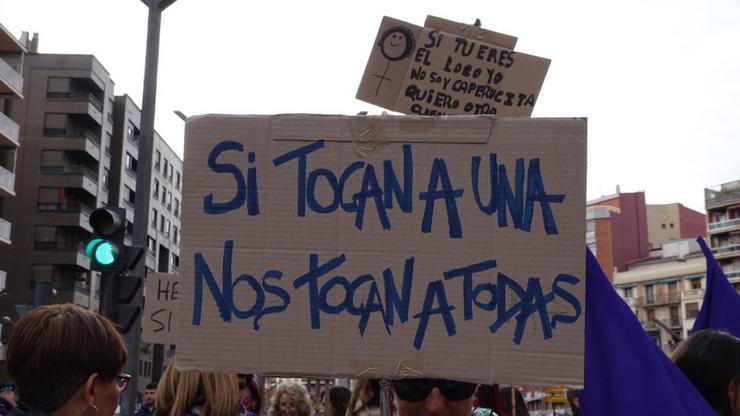 Pancarta nunha manifestación feminista, 8M 