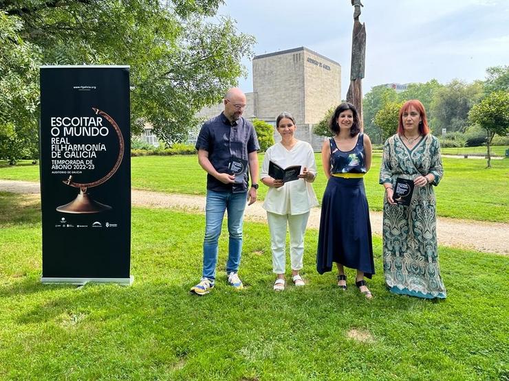 Xaquín López, Mercedes Rosón, Sabela García e Belén Hernández este xoves na presentación de 