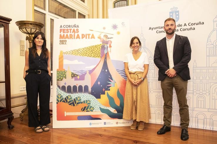 A alcaldesa da Coruña, Inés Rei, presentou o programa de festas xunto ao delegado territorial da Xunta na Coruña, Gonzalo Trenor, e a autora do cartel desta edición Rebeca Losada. ANDY PÉREZ / Europa Press