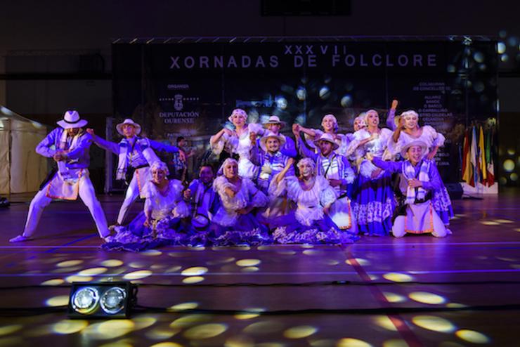 Unha das formacións das XXXVII Xornadas de Folclore. Foto: Deputación de Ourense