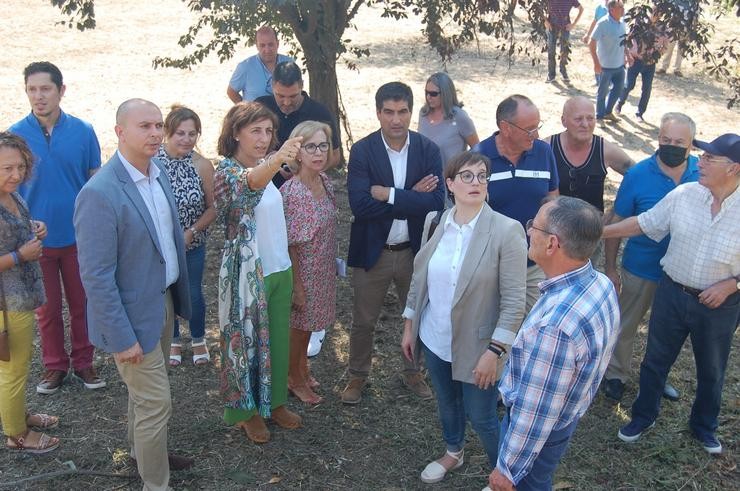 A conselleira de Medio Ambiente, Territorio e Vivenda, Anxos Vázquez, nunha visita a Toén (Ourense). XUNTA / Europa Press