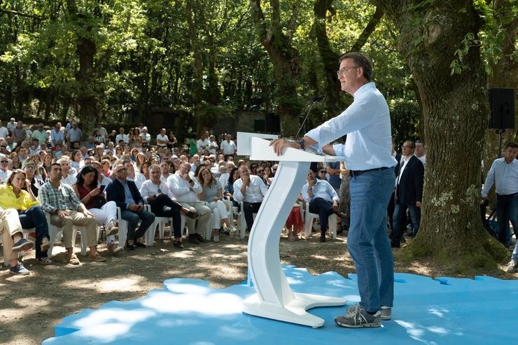 O presidente do partido Popular (PP), Alberto Núñez Feijóo, intervén na inauguración do curso político do PP en Cerdedo-Cotobade / César Argina Europa Press