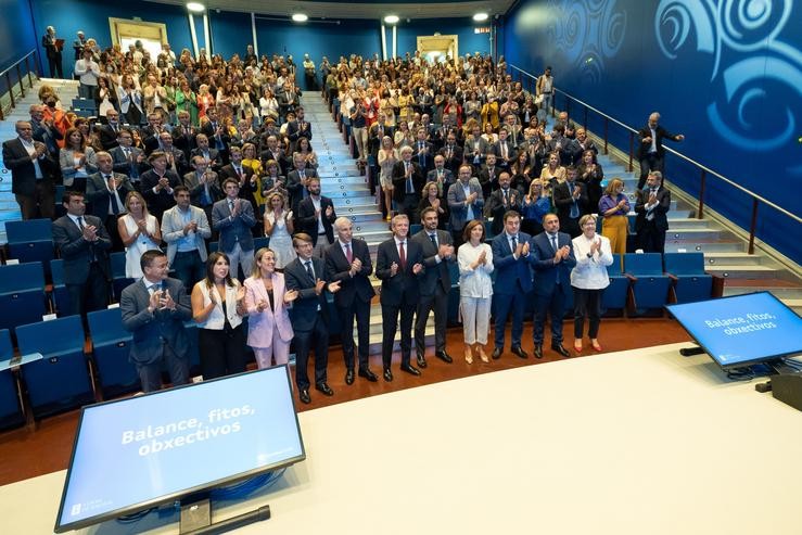 O titular da Xunta, Alfonso Rueda, preside un encontro cos membros do seu goberno. DAVID CABEZÓN @ XUNTA DE GALICIA 