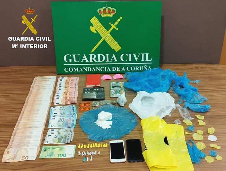 Material incautado en Rianxo no marco da operación Galpochi. GARDA CIVIL / Europa Press