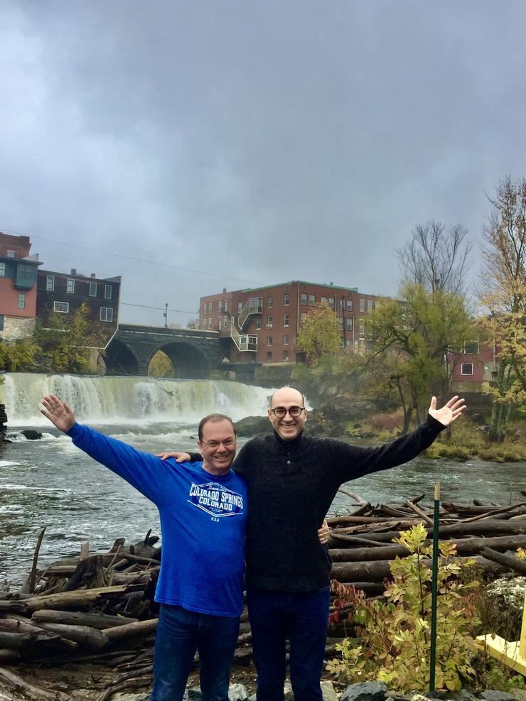 Con Luis Hernán Castañeda en Otter Creek Falls (Middlebury, Vermont)