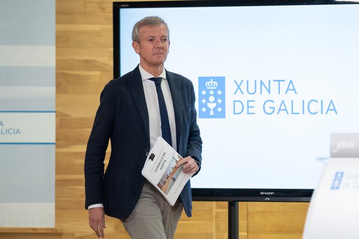 O presidente da Xunta, Alfonso Rueda, na comparecencia posterior á reunión semanal do Goberno galego. DAVID CABEZÓN @ XUNTA DE GALICIA