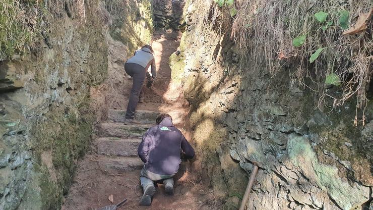 Traballos arqueolóxicos no Castelo de Mesía 