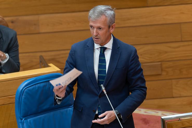 O presidente da Xunta, Alfonso Rueda, na sesión de control do Parlamento galego.. DAVID CABEZÓN