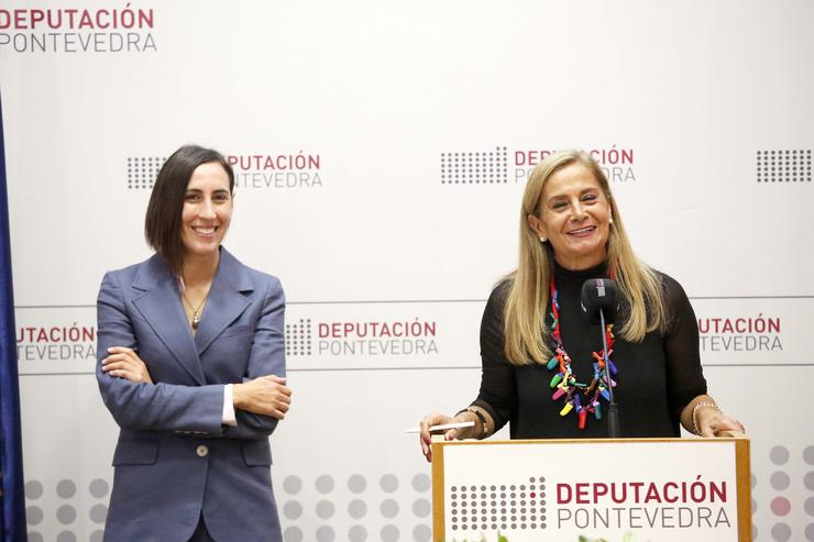 A presidenta da Deputación de Pontevedra, Carmela Silva, en rolda de prensa 