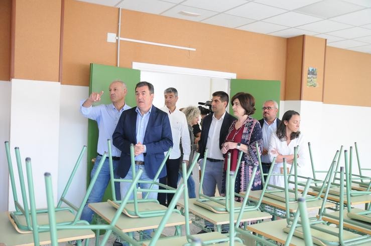 Román Rodríguez visita en Ourense o IES As Lagoas con motivo do inicio do curso escolar. XUNTA DE GALICIA