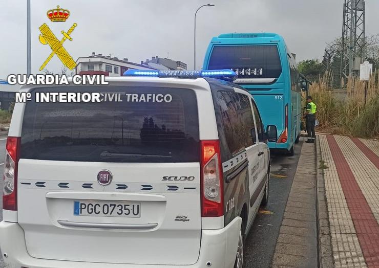 Interceptado o condutor dun autobús na Coruña por conducir sen puntos no carné.. GARDA CIVIL / Europa Press