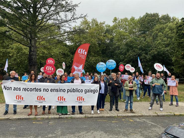 Concentración ante a Consellería de Educación 