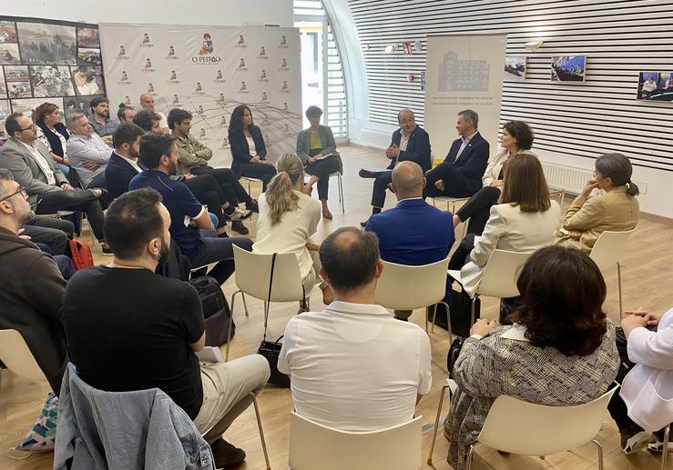 O ministro de Cultura e Deporte, Miquel Iceta, nun encontro con representantes do sector cultural en Santiago. DELEGACIÓN DO GOBERNO EN GALICIA / Europa Press