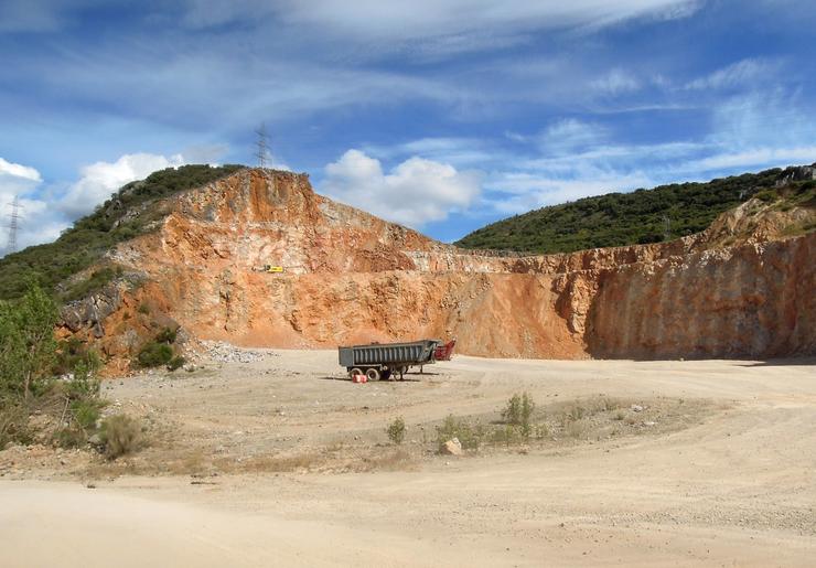 Canteira de Pereda / Observatorio Mineiro