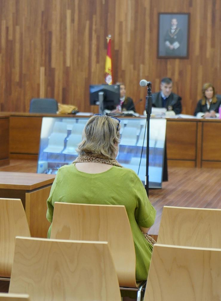 A acusada, no banco da sección quinta da Audiencia Provincial de Pontevedra.. Javier Vázquez - Europa Press / Europa Press