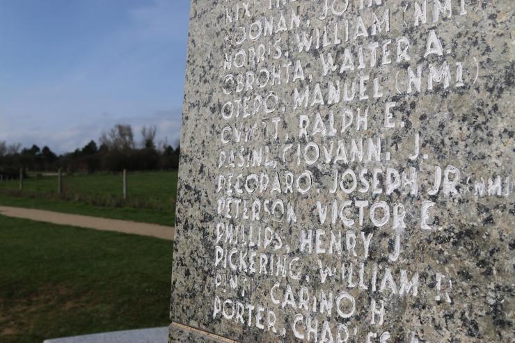 Obelisco memorial da 1ª División de Infantaría localizado en Colleville-sur-Mer, próximo ao actual cemiterio militar estadounidense. Entre os caídos, o galego Manuel Otero.. ÓSCAR GALANSKY / Europa Press