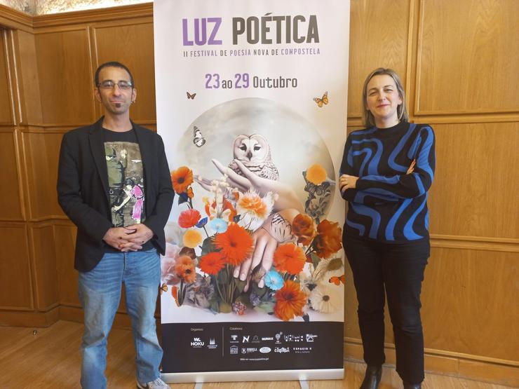 A concelleira de Capital Cultural, Miriam Louzao, e un dos organizadores do Festival Luz Poética, Diego Horschovski, presentan o evento / CONCELLO DE SANTIAGO