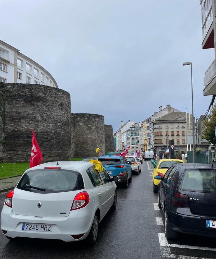 Os traballadores do sector da limpeza de edificios e locais da provincia de Lugo, en folga desde o 16 de outubro, mobilízanse cunha caravana de protesta para pedir un novo convenio, en Lugo, a 24 de outubro de 2023 / E.P.