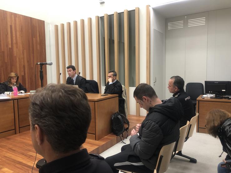 Acusado por agresión sexual a unha nena de 12 anos acepta 8,5 anos de cárcere, nunha vista de conformidade celebrada na sección quinta da Audiencia de Pontevedra, con sede en Vigo 