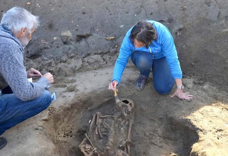 Excavacións na necrópole da Lanzada / Turismo de Sanxenxo