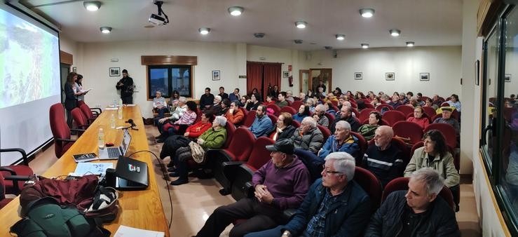 Presentación  de "Monte Acibal: Manifesto Contra ou Espolio dos Nosos Montes e Os Seus Bens"  / remitida