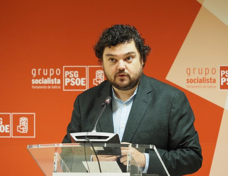 O viceportavoz do Grupo Socialista Julio Torrado nunha rolda de prensa no Parlamento de Galicia / PSDEG