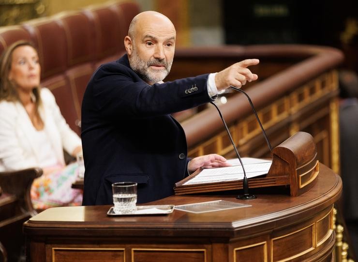 O deputado de BNG Néstor Rego intervén durante o pleno de investidura do líder do Partido Popular, no Congreso dos Deputados, a 27 de setembro de 2023, en Madrid / Eduardo Parra - Arquivo