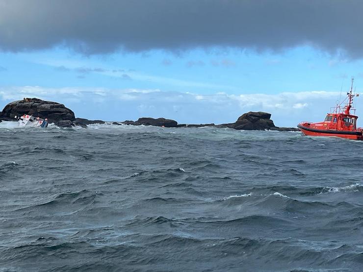 Imaxe do pesqueiro afundido fronte á costa de Muros a 31 de outubro de 2023 