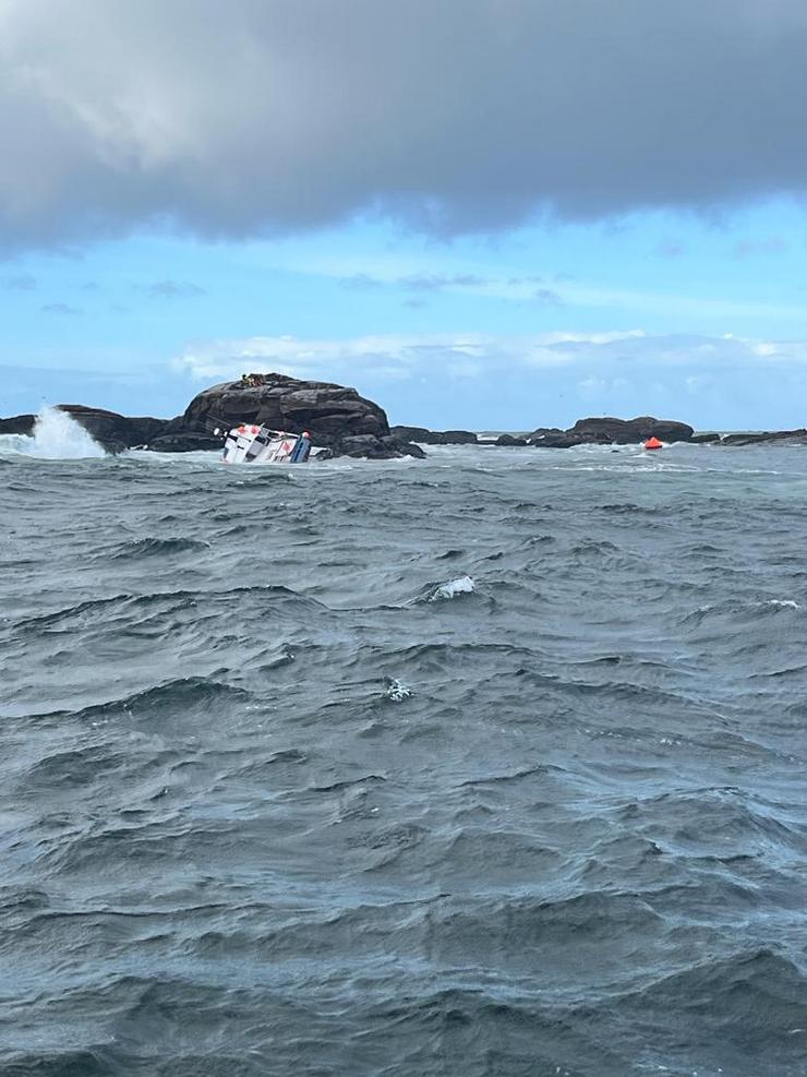 Imaxe do pesqueiro afundido fronte á costa de Muros a 31 de outubro de 2023 