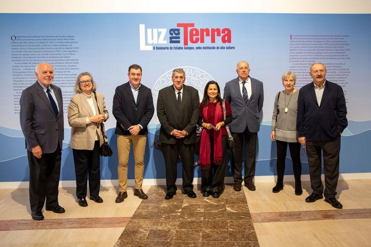 O conselleiro de Cultura, Educación, FP e Universidades, Román Rodríguez, visita a exposición 